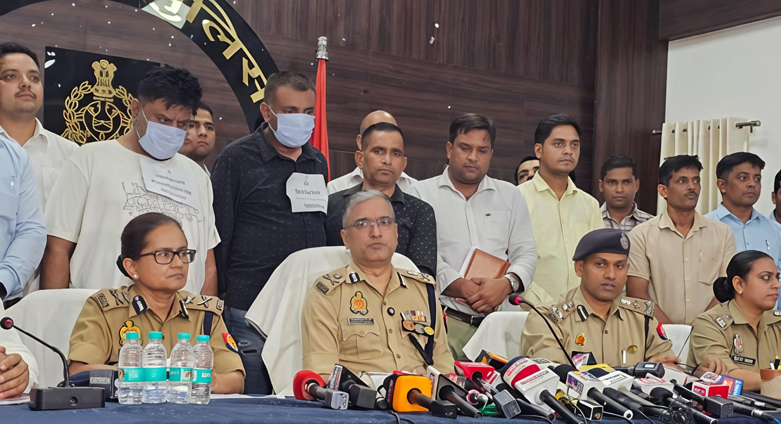 लखनऊ में अंतरराष्ट्रीय साइबर फ्रॉड कॉल सेंटर का भंडाफोड़, 119 आरोपी गिरफ्तार